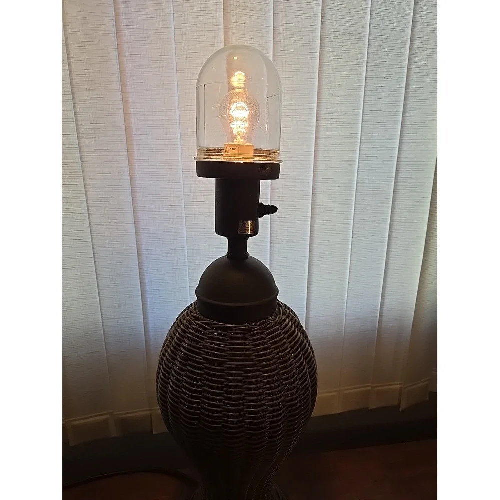 VTG Wicker Rattan Ginger Jar‎ Table Lamp With Metal Base No Shade